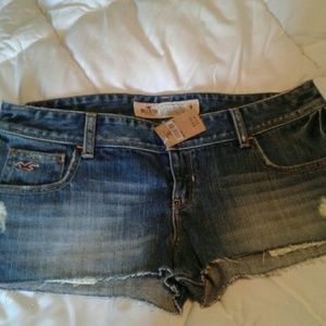 Hollister jean shorts NWT